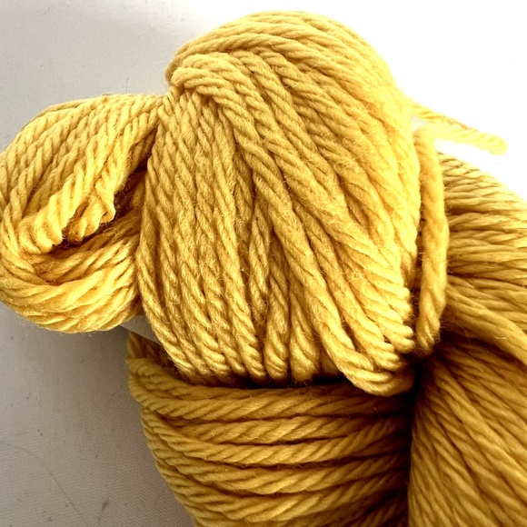 Cascade Yarns 220 Supewash Sport 100% Merino Wool 1 Skein Yellow 50 grams 135 Yd - Picture 3 of 5
